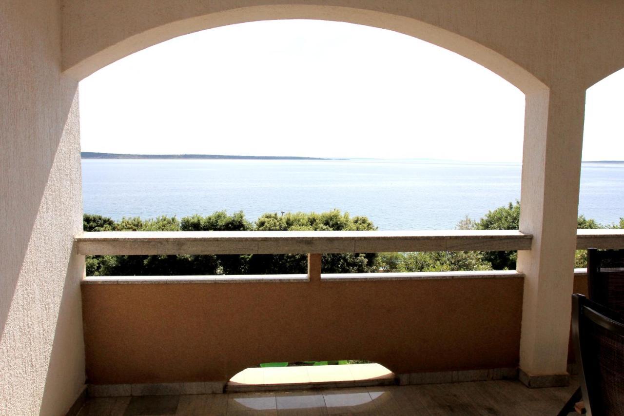 Apartments By The Sea Mandre, Pag - 8655 Kolan Extérieur photo